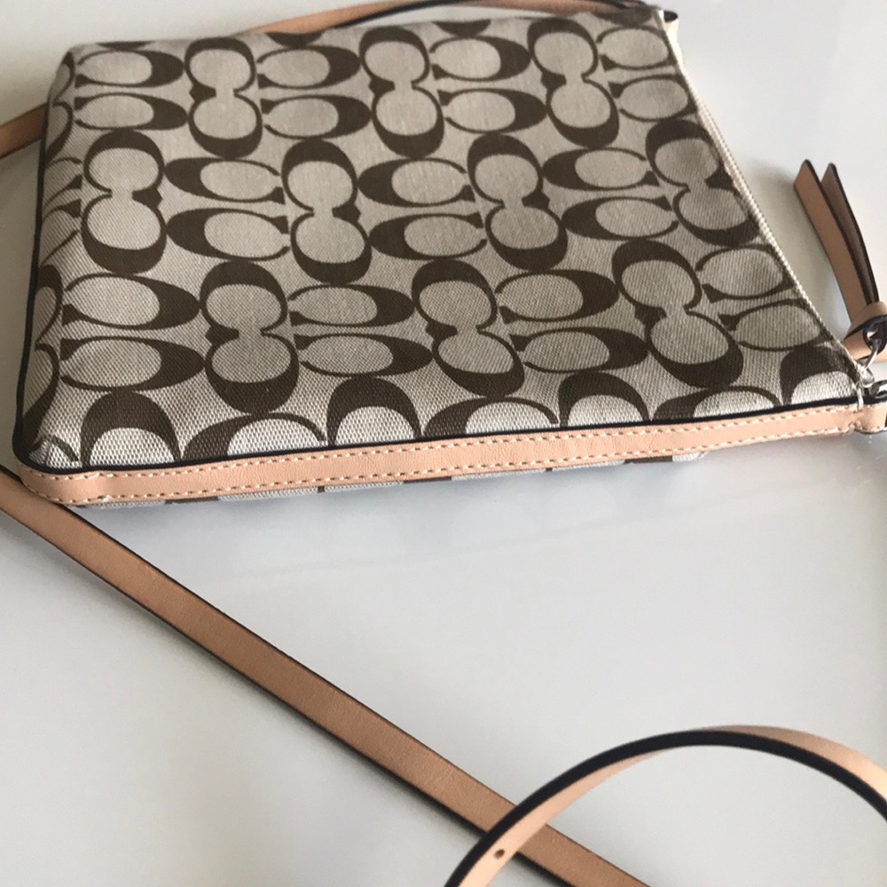 Coach🎀 Crossbody - Picture 4 of 8